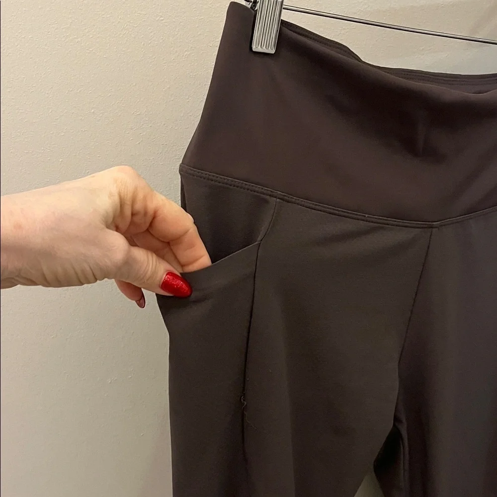 Athleta Quest Hybrid Leggings Size 6T Tall Color Shale Side Stash Pockets TALL
